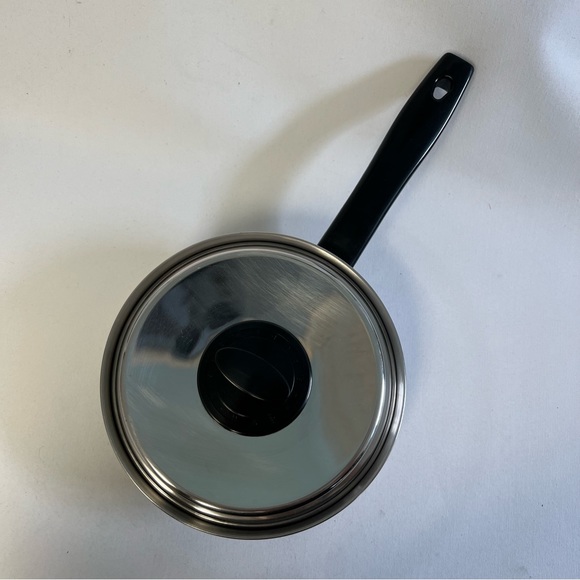 EKCO Classic Stainless Steel 1Q Sauce Pan w/Lid - Picture 3 of 6